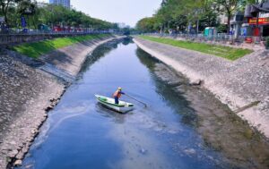 Sông Tô Lịch. Ảnh: INT