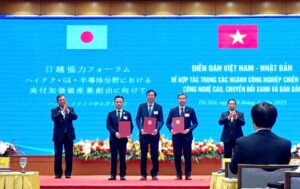 Thủ tướng Phạm Minh Chính và Thủ tướng Nhật Bản Ishiba Shigeru chứng kiến trao biên bản ghi nhớ hợp tác giữa Cục Cấp thoát nước thành phố Kitakyushu với Công ty CP Cấp nước Hải Phòng và Công ty TNHH MTV Cấp nước Tiền Giang.