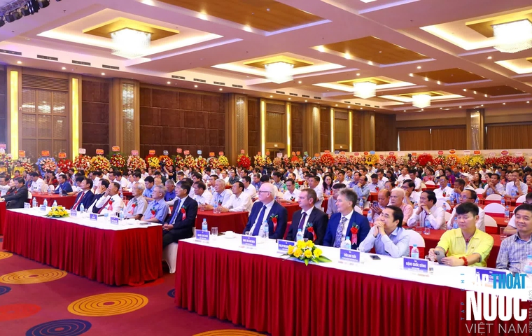 Toàn cảnh buổi lễ kỷ niệm 60 năm thành lập (21/5/1965 - 21/5/2025) Công ty CP Cấp nước Phú Thọ.