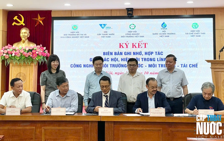 Thứ trưởng Trương Thanh Hoài nhấn mạnh: “Việc ký kết Biên bản ghi nhớ hợp tác giữa 5 Hội là bước đi cần thiết trong việc cụ thể hóa Chương trình phát triển ngành công nghiệp môi trường Việt Nam giai đoạn 2025–2030.