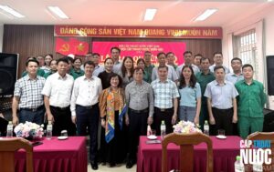 Đoàn công tác ghé thăm và trao quà cho Công ty TNHH MTV Cấp nước Cao Bằng