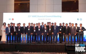 Các đại biểu chụp ảnh lưu niệm tại hội nghị.