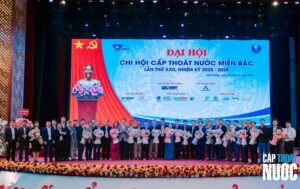 Ban Chấp hành Chi hội Cấp Thoát nước miền Bắc nhiệm kỳ 2023-2025 ra mắt Đại hội.