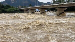 Hội Cấp Thoát nước Việt Nam kêu gọi hỗ trợ các đơn vị ngành nước miền Trung Tây Nguyên khắc phục hậu quả ngập lụt - Ảnh 1.