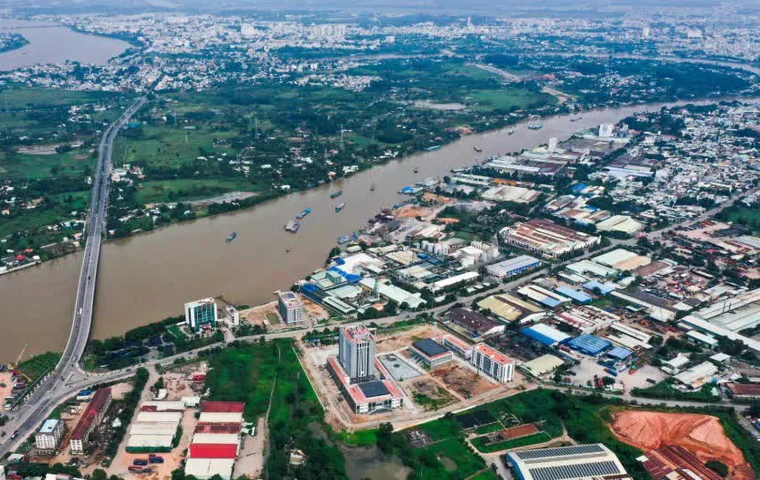 Sông Đồng Nai là con sông nội địa dài nhất Việt Nam.