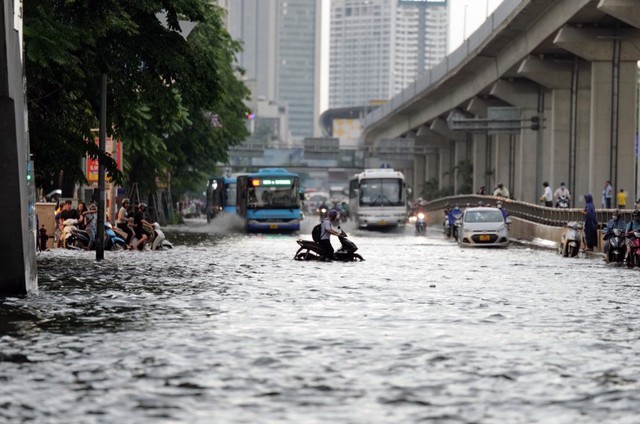 Hà Nội chia sẻ 4 bài học kinh nghiệm trong phòng chống úng ngập đô thị  - Ảnh 1.