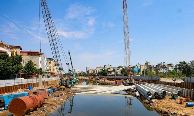 Hà Nội tăng tốc các dự án chống ngập: Tăng “dung tích” cho đô thị trước áp lực mưa lớn - Ảnh 1.