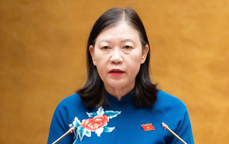 Chủ nhiệm Ủy ban Dân nguyện và Giám sát Lê Thị Nga trình bày Báo cáo Tiếp thu, giải trình ý kiến đại biểu Quốc hội về dự kiến Chương trình giám sát của Quốc hội năm 2027. Nguồn: Cổng TTĐT Quốc hội.