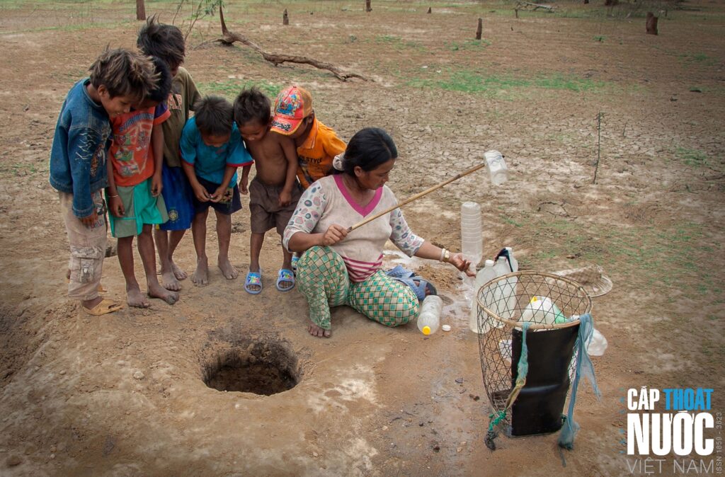 Nước sạch - Tấm khiên bảo vệ phụ nữ và trẻ em gái - Ảnh 1.