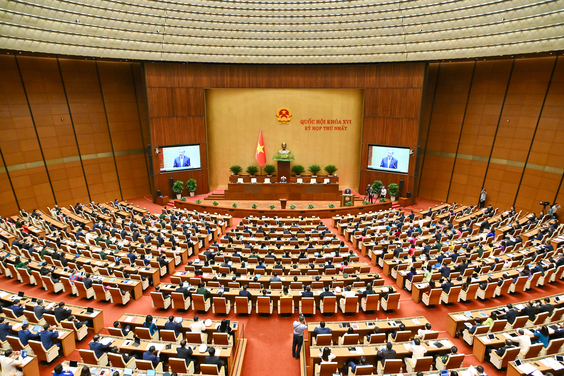 img8609-177544212258986391718-17754898782621953680015-1775551001274847068238 Quốc hội bầu các vị trí chủ chốt sau 2 ngày làm việc - Ảnh 1.