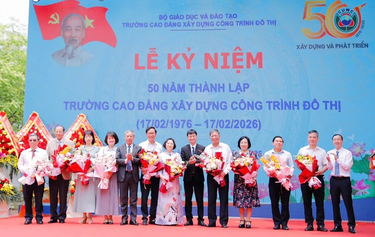 Trường Cao đẳng Xây dựng Công trình đô thị kỷ niệm 50 năm thành lập. Ảnh: CUWC