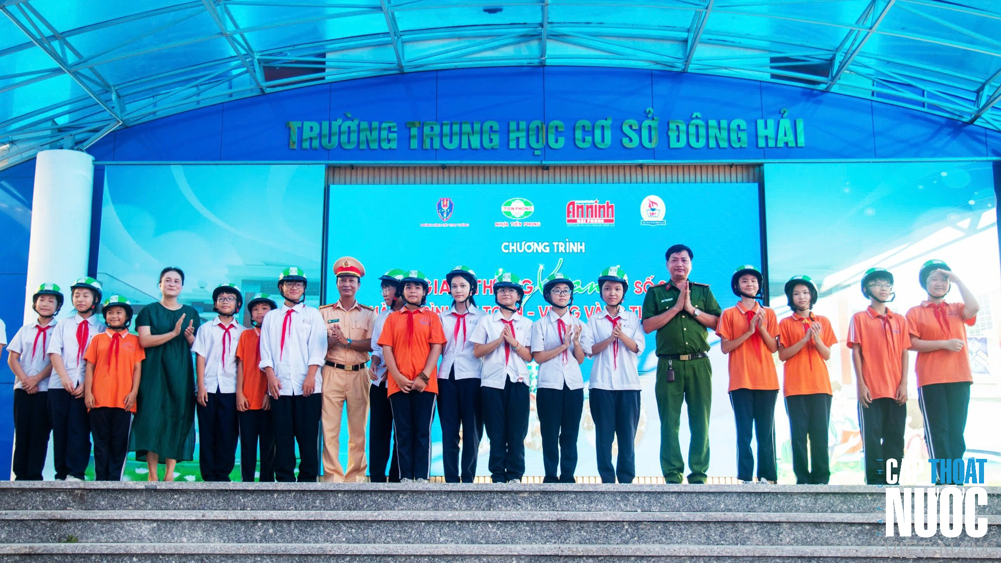 base64-17798966034681875215360 Nhựa Tiền Phong lan tỏa trách nhiệm cộng đồng qua chương trình “Giao thông xanh” - Ảnh 1.
