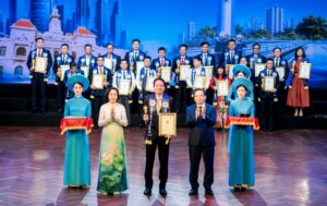 Ông Nguyễn Văn Đắng – Phó Tổng Giám đốc Tổng Công ty Cấp nước Sài Gòn (SAWACO) đại diện Tổng Công ty nhận vinh danh tại chương trình.